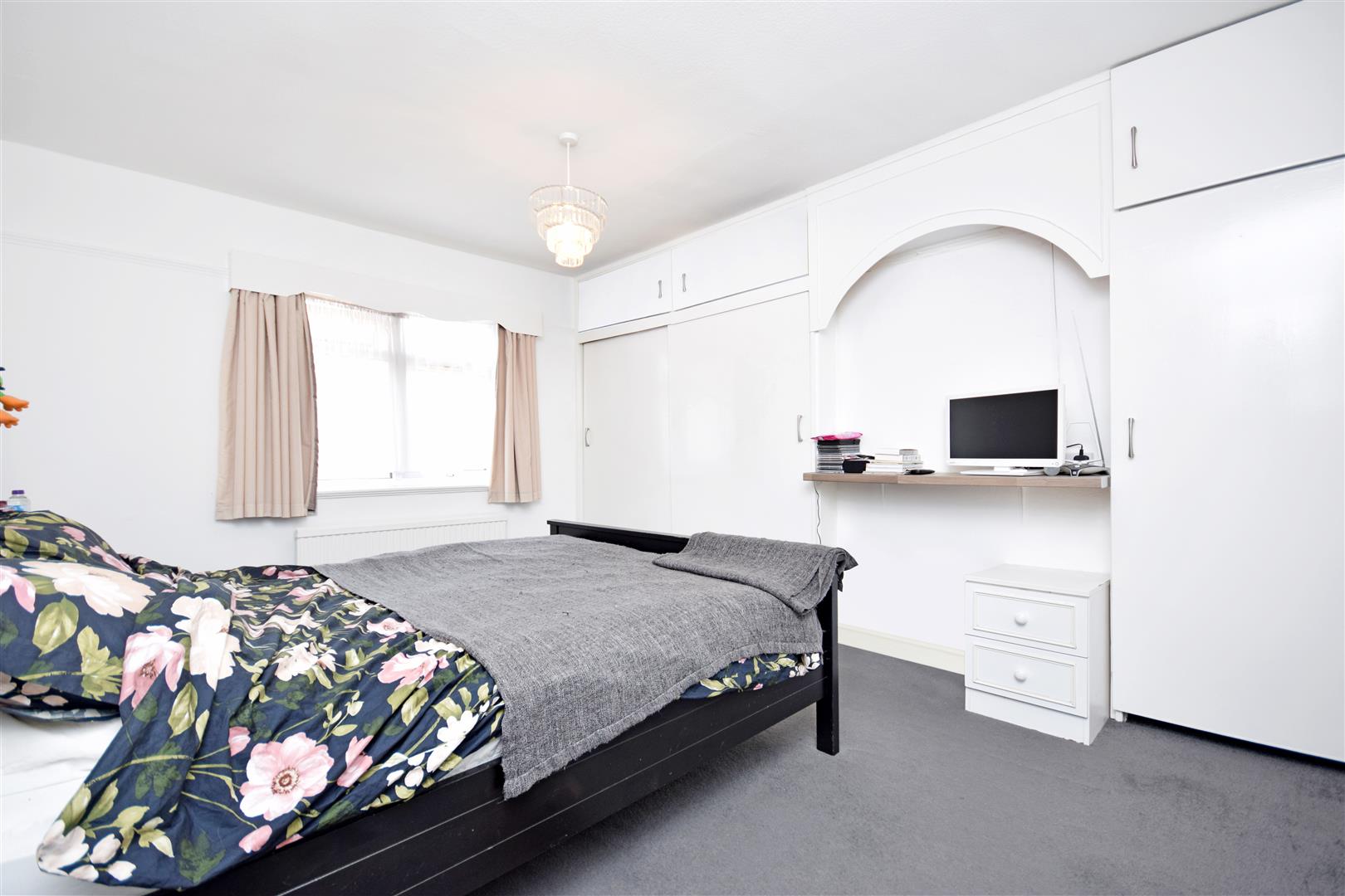 Whitton Avenue East, Greenford